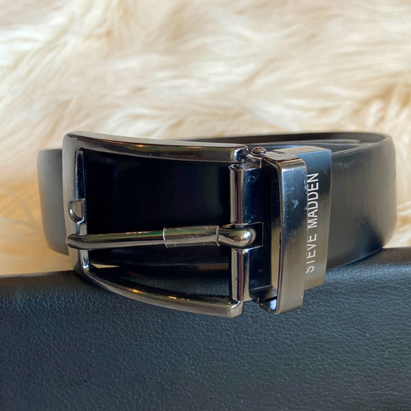 Steve Madden Accessories Steve Madden Reversible Solid Black And